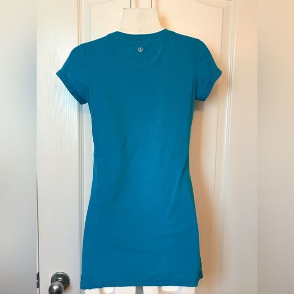 Lululemon t-shirt  - Picture 2 of 2